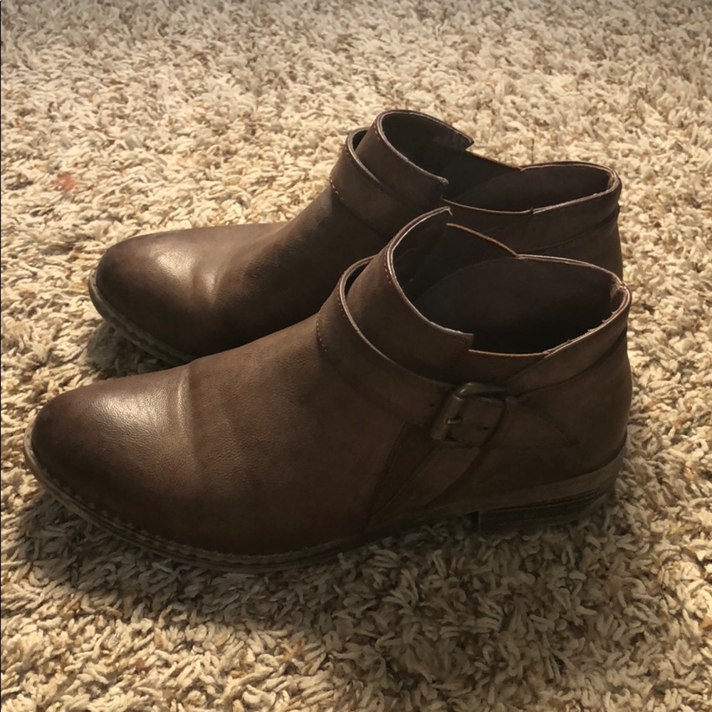 Cathy Jean brown booties